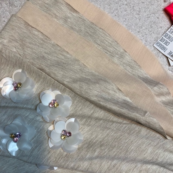Jane & Drlancey top w/ruffles and floral d… - Picture 8 of 8